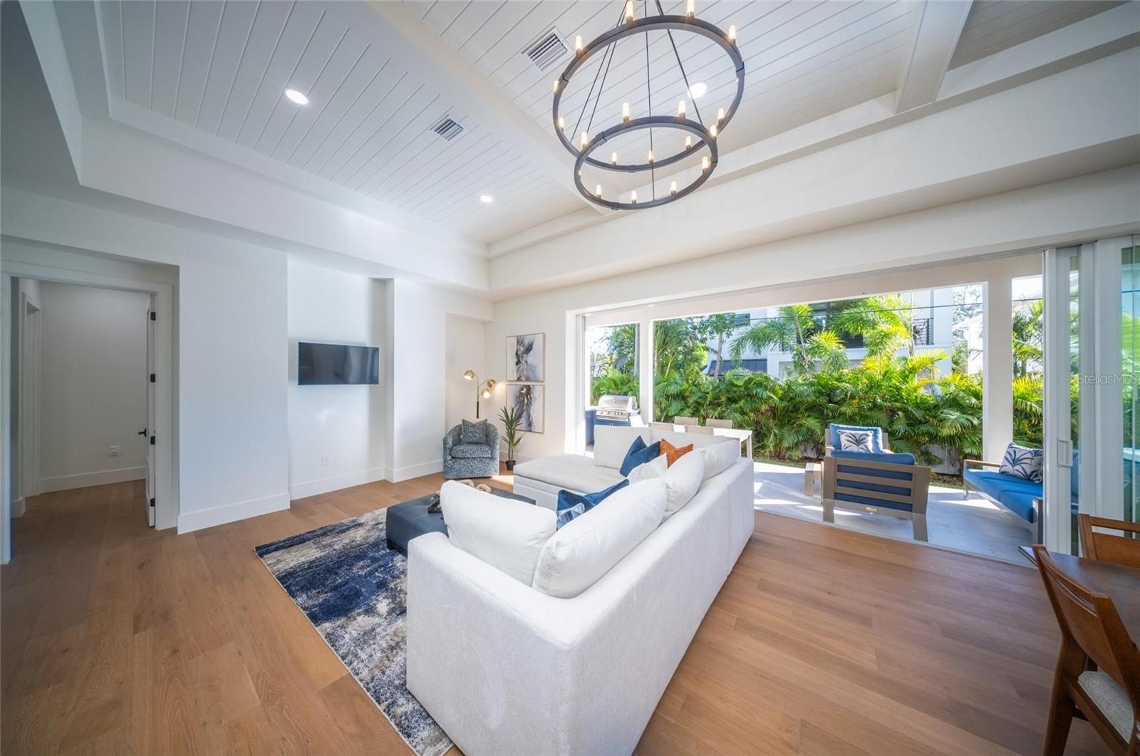 Image 29 of 98 For 2420 Floyd Street