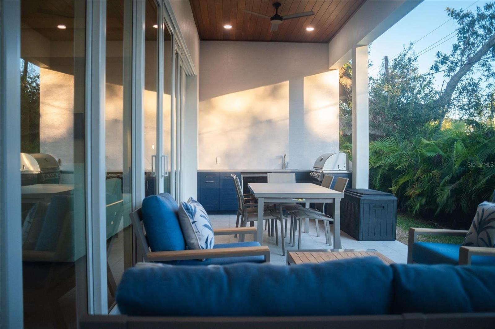 Image 59 of 98 For 2420 Floyd Street