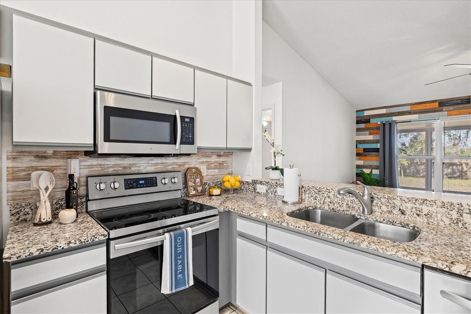 Image 11 of 85 For 11203 2nd Avenue E