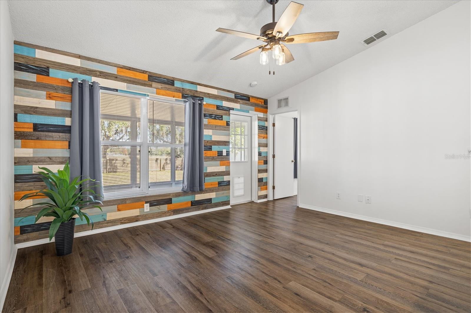 Image 8 of 85 For 11203 2nd Avenue E