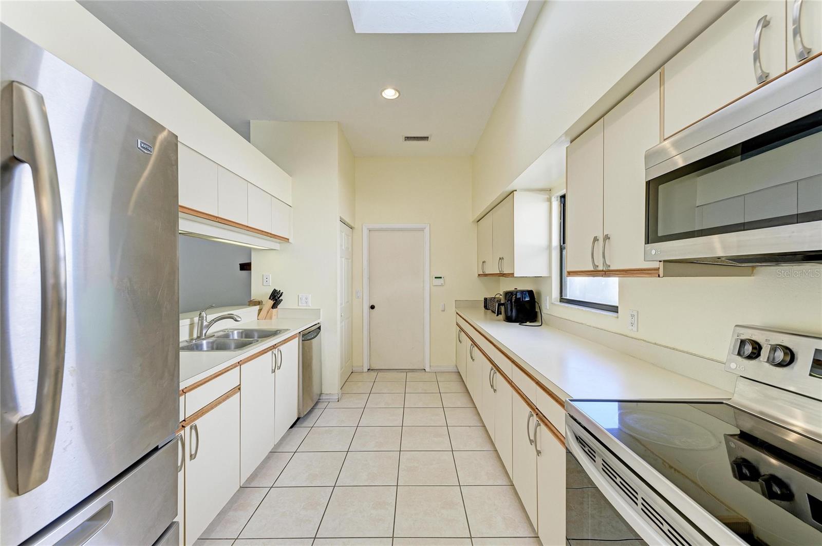 Image 12 of 34 For 5045 82nd Way E