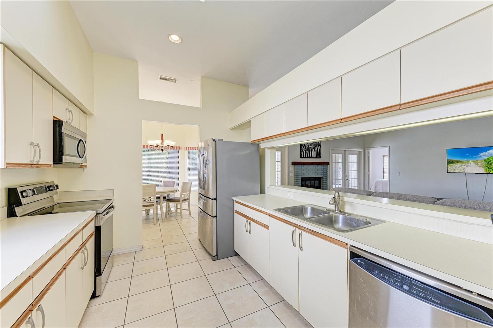 Image 15 of 34 For 5045 82nd Way E