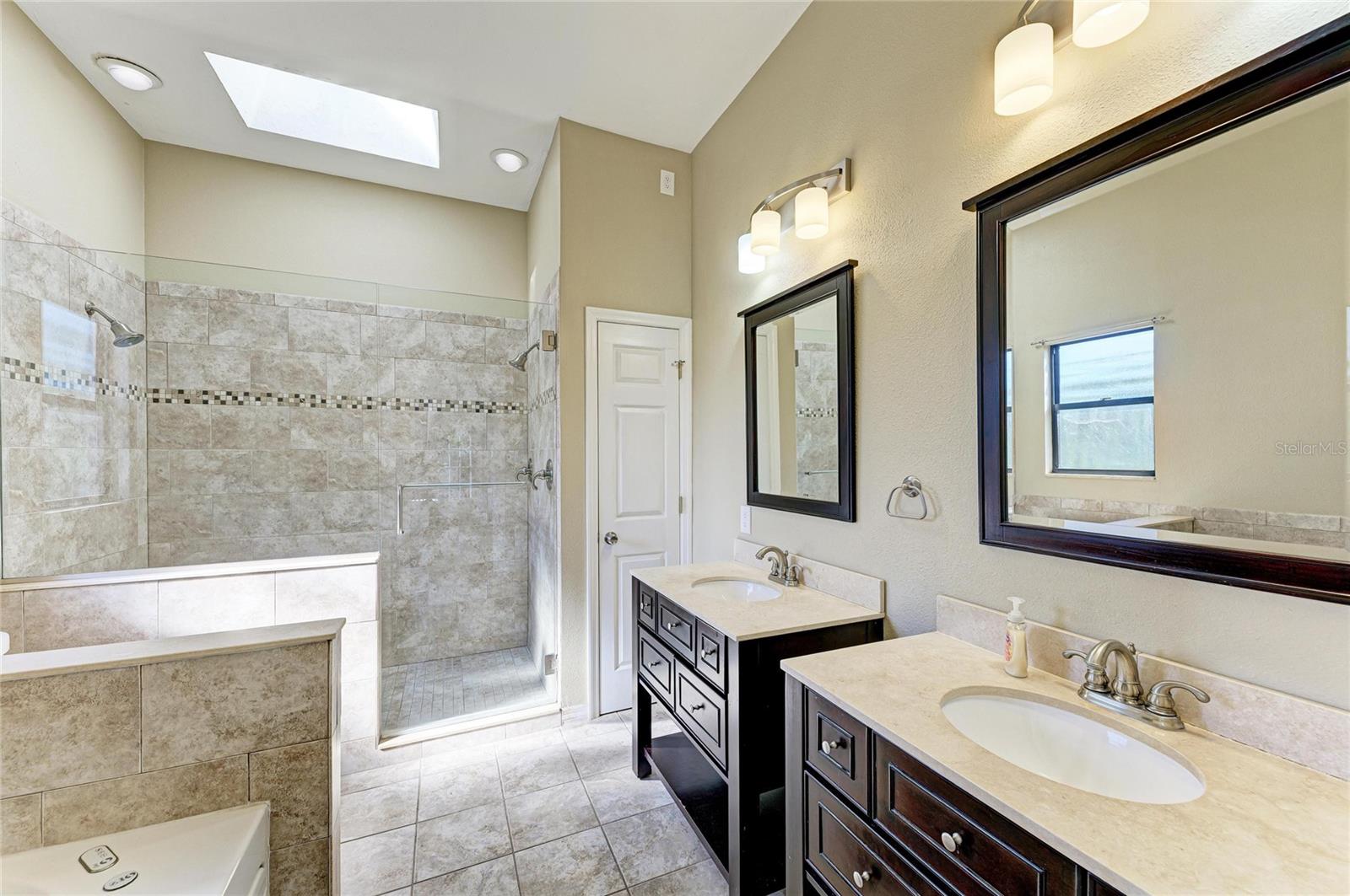 Image 19 of 34 For 5045 82nd Way E