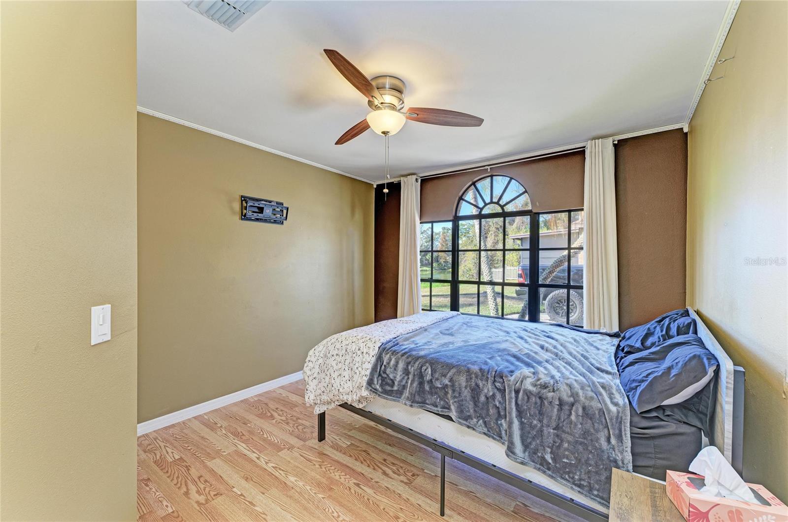 Image 26 of 34 For 5045 82nd Way E