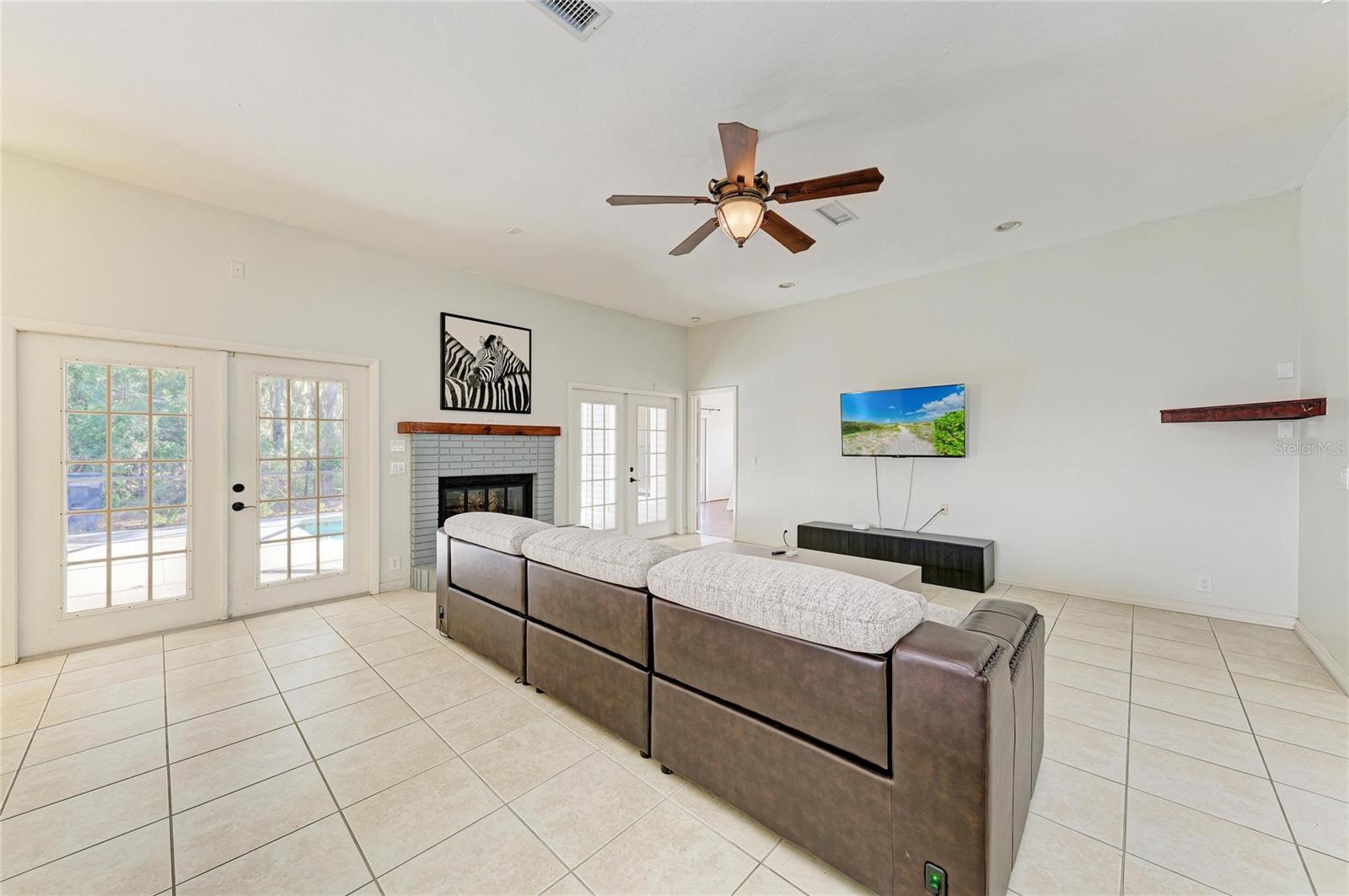 Image 7 of 34 For 5045 82nd Way E