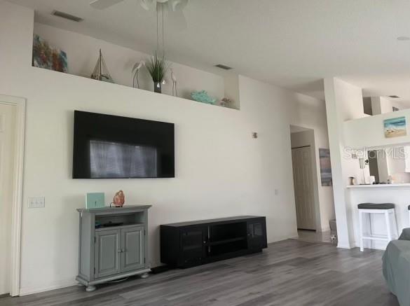 Image 5 of 47 For 4210 Caddie Drive E 201