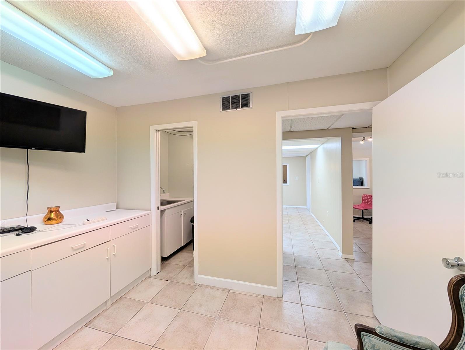 Image 7 of 19 For 1505 60th Avenue W