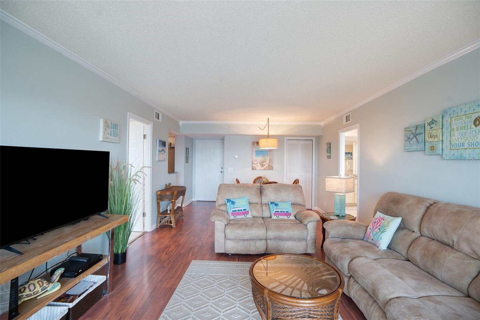 Image 12 of 47 For 5855 Midnight Pass Road 327