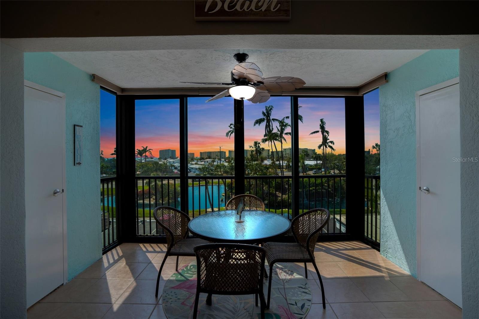 Image 23 of 47 For 5855 Midnight Pass Road 327