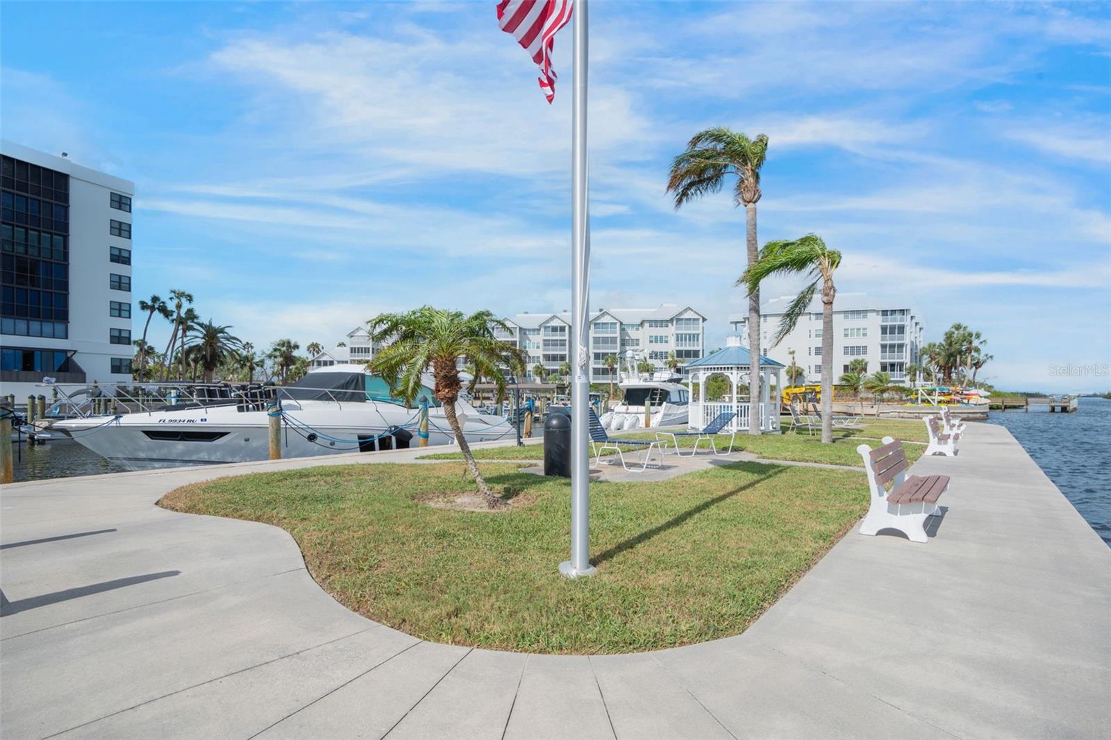 Image 35 of 47 For 5855 Midnight Pass Road 327