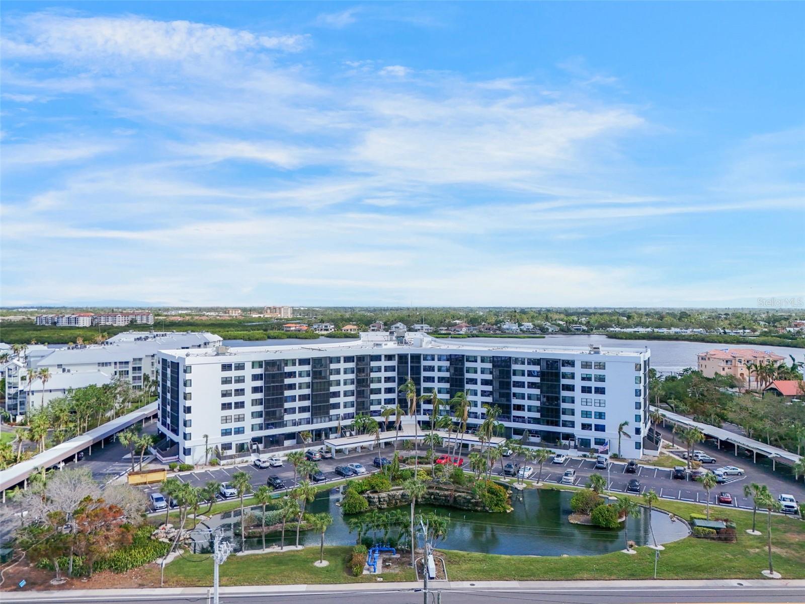 Image 39 of 47 For 5855 Midnight Pass Road 327