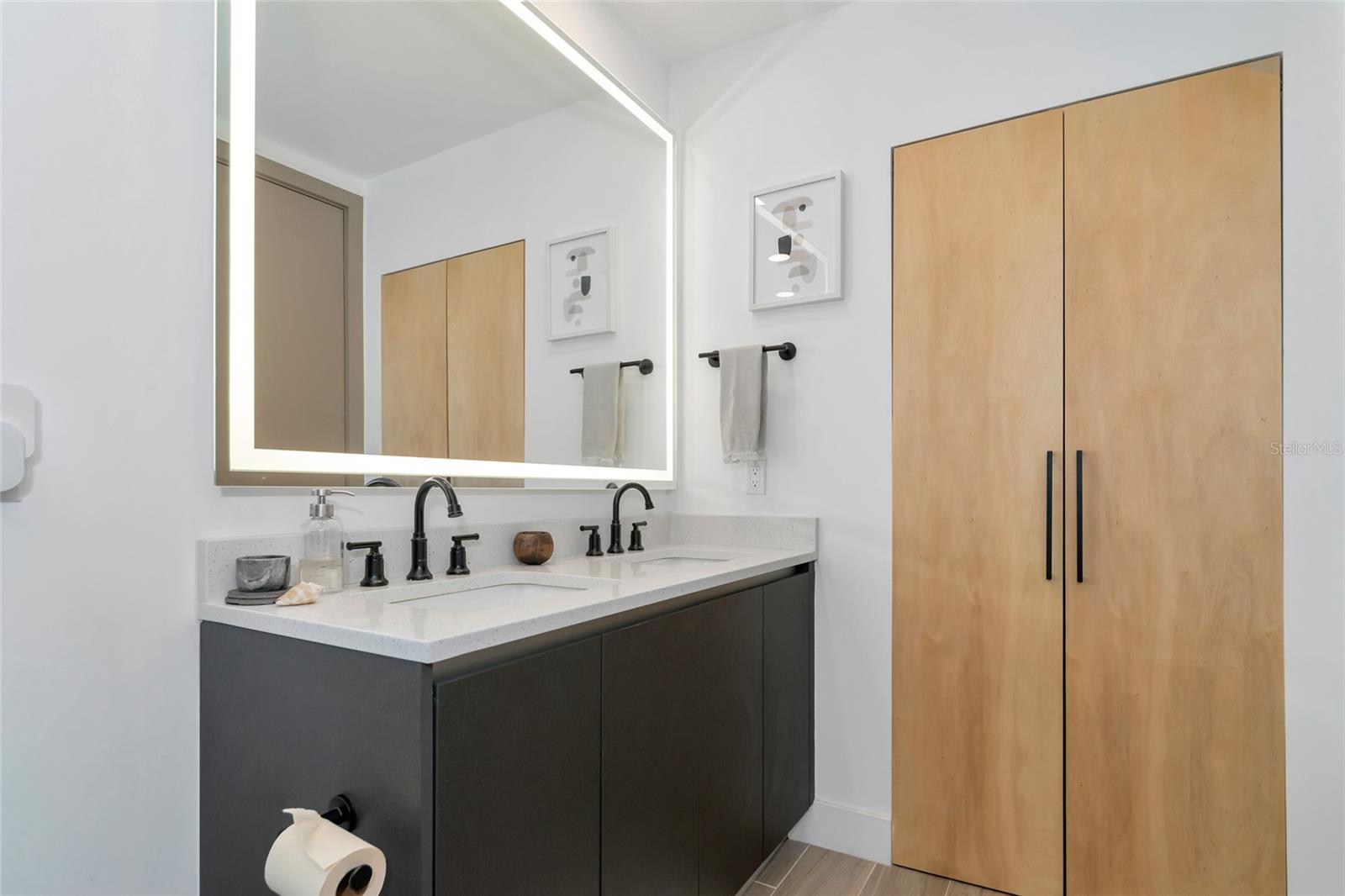 Image 20 of 41 For 8175 Dittmar Street