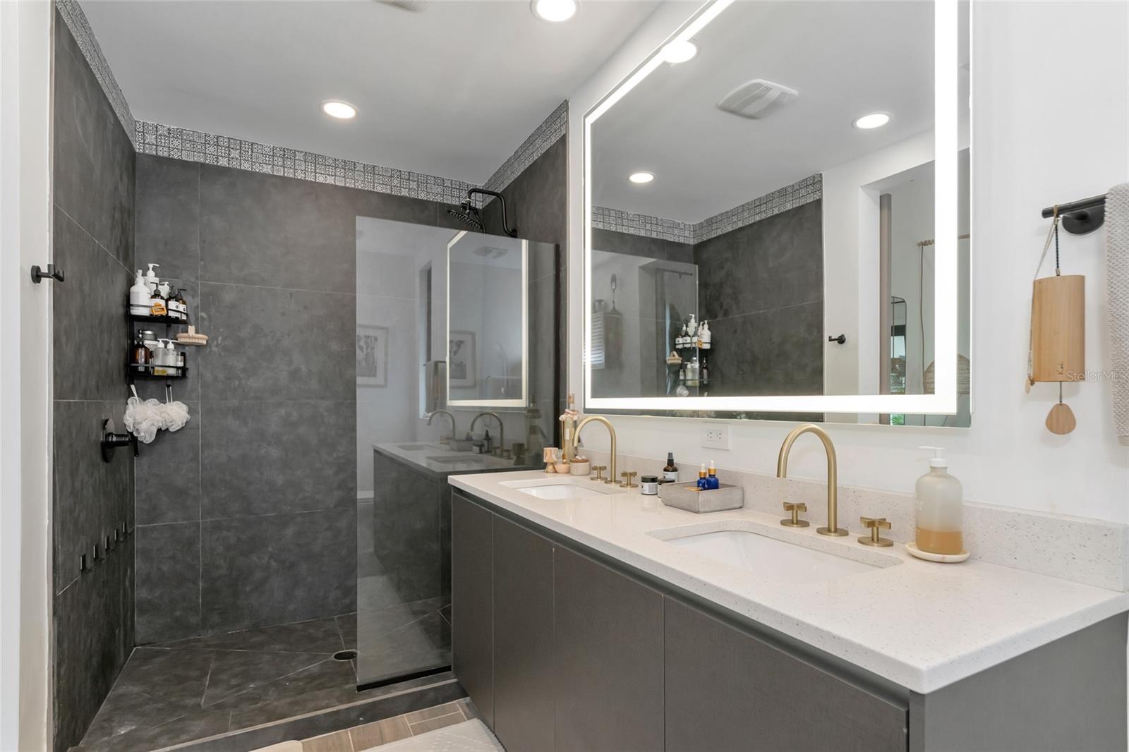 Image 29 of 41 For 8175 Dittmar Street