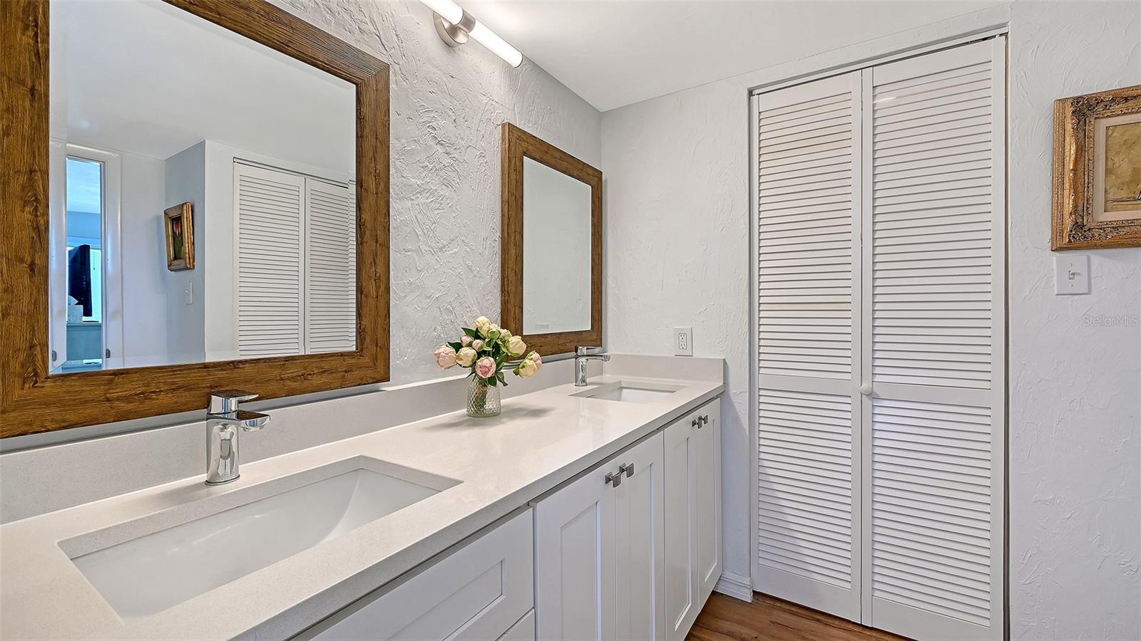 Image 29 of 76 For 4960 Gulf Of Mexico Drive 204