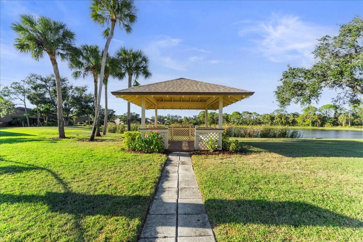 Image 39 of 67 For 5904 Doral Drive 5904