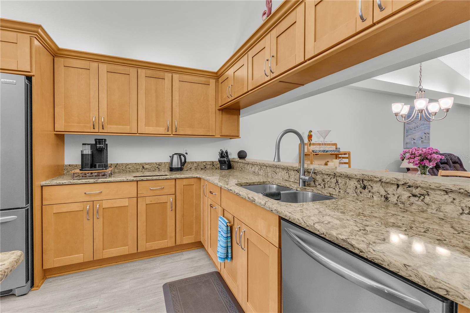 Image 14 of 72 For 4332 Marseilles Avenue 3236