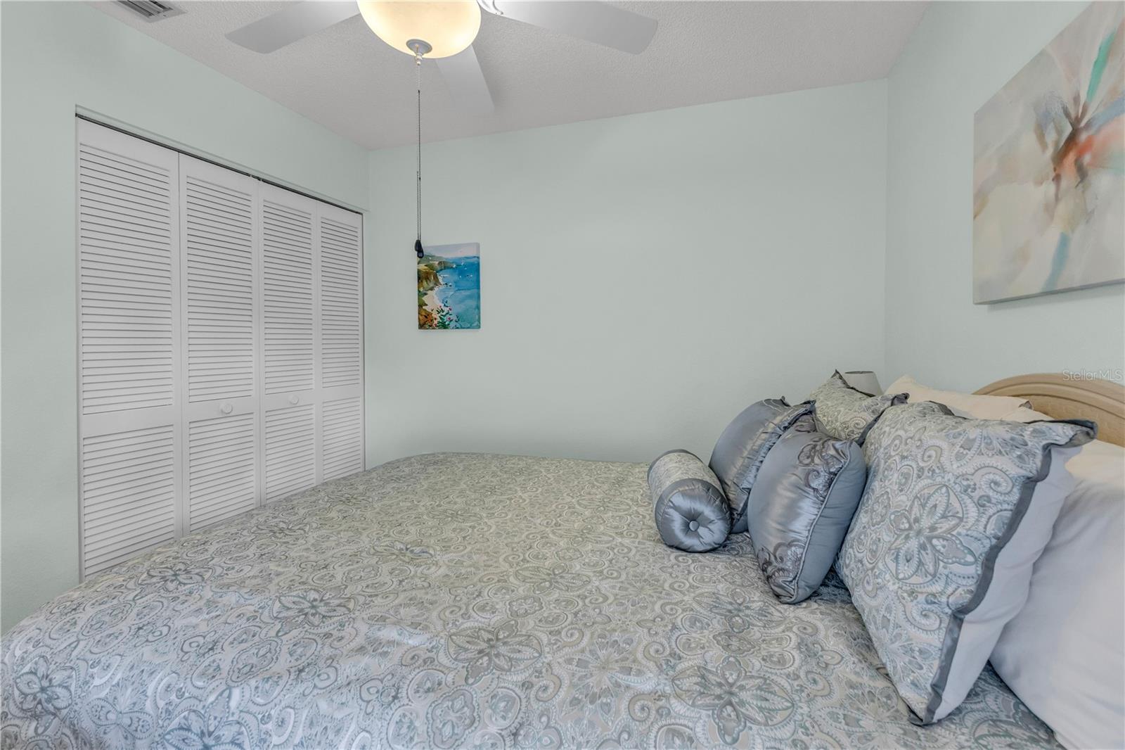 Image 19 of 72 For 4332 Marseilles Avenue 3236