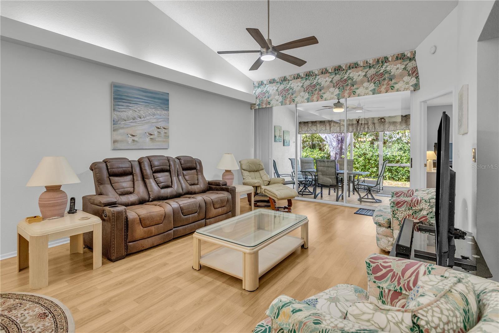 Image 33 of 72 For 4332 Marseilles Avenue 3236