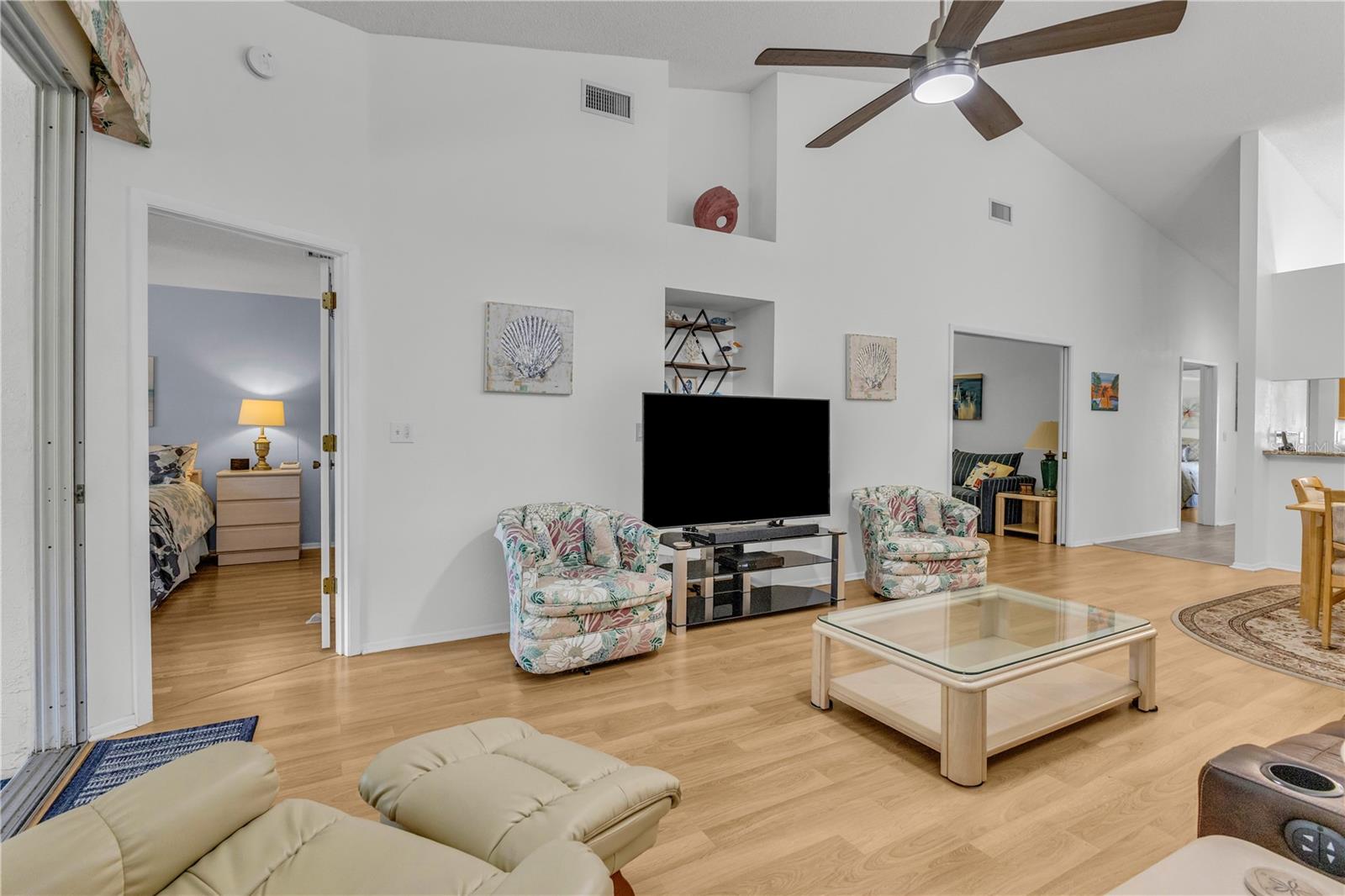 Image 35 of 72 For 4332 Marseilles Avenue 3236