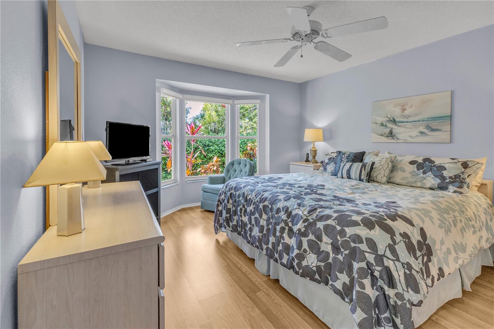 Image 37 of 72 For 4332 Marseilles Avenue 3236