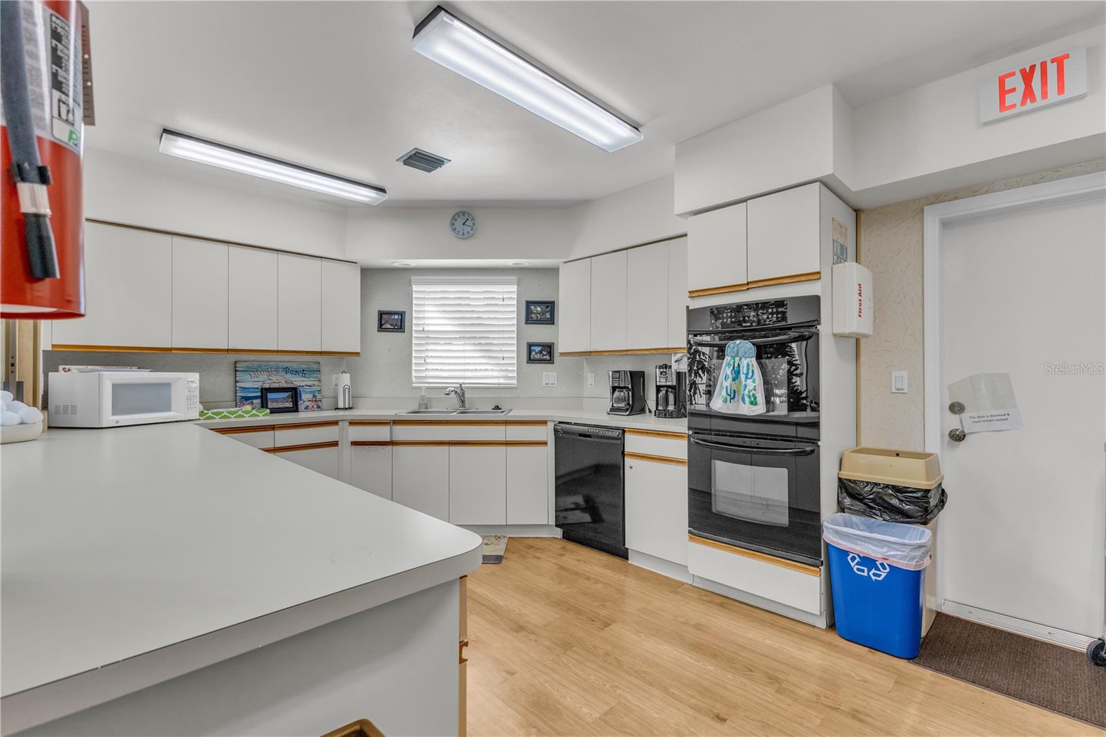 Image 60 of 72 For 4332 Marseilles Avenue 3236