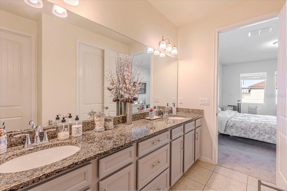 Image 16 of 27 For 11535 Rolling Green Drive