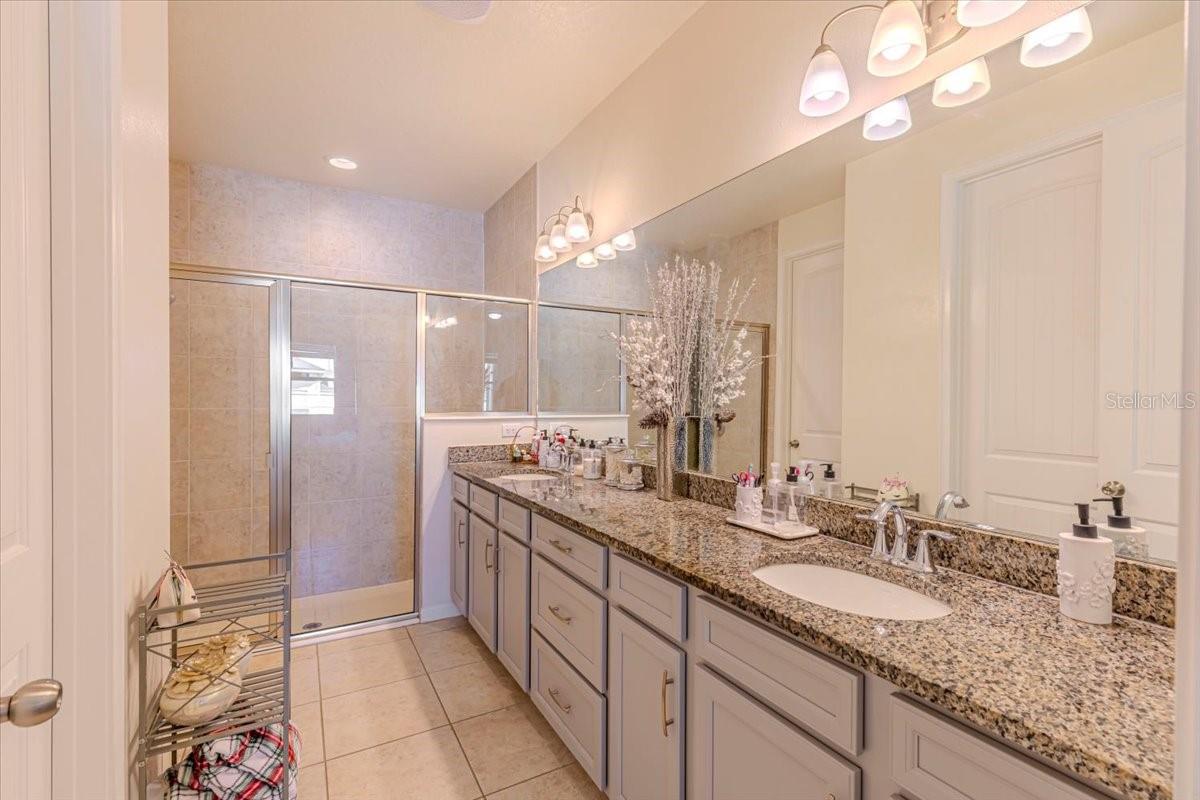 Image 17 of 27 For 11535 Rolling Green Drive