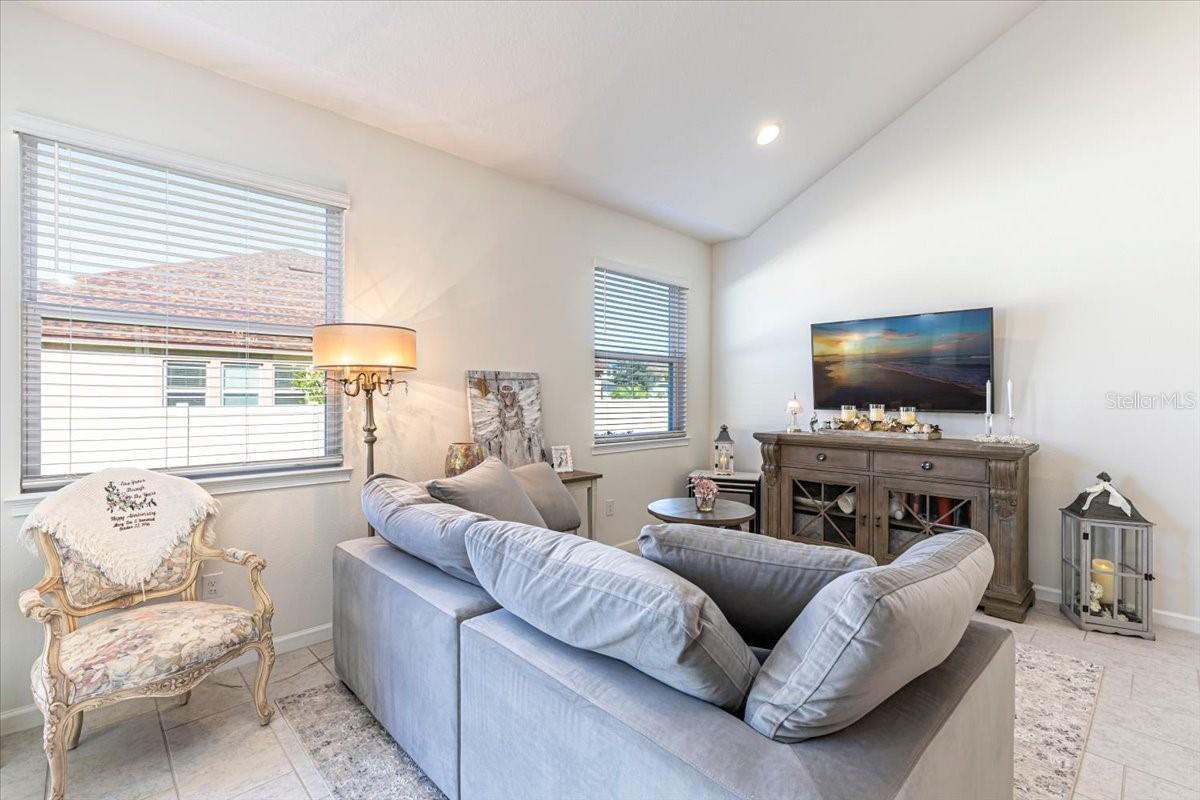 Image 3 of 27 For 11535 Rolling Green Drive