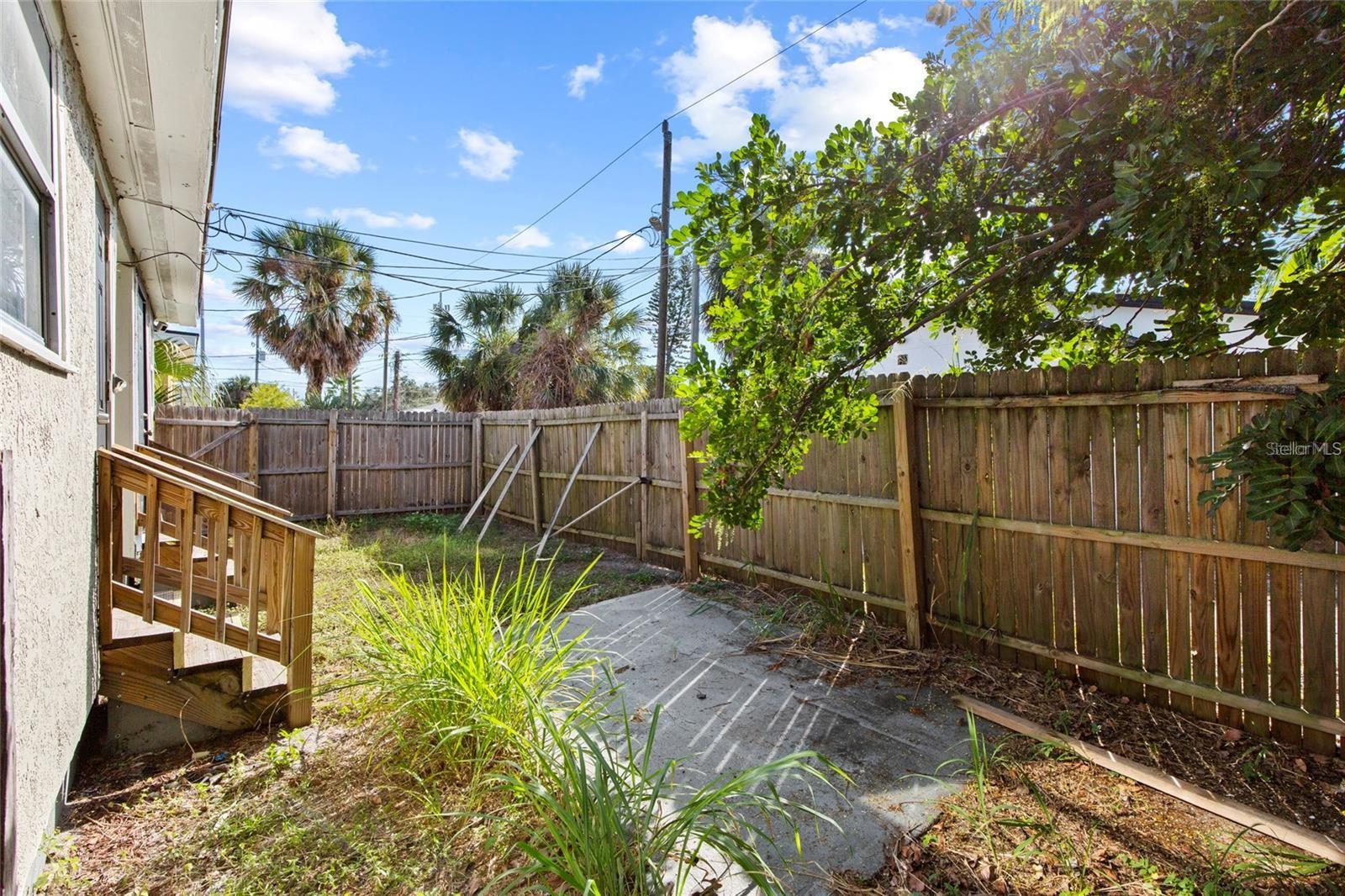 Image 21 of 29 For 2834 & 2836 Freemont Terrace S