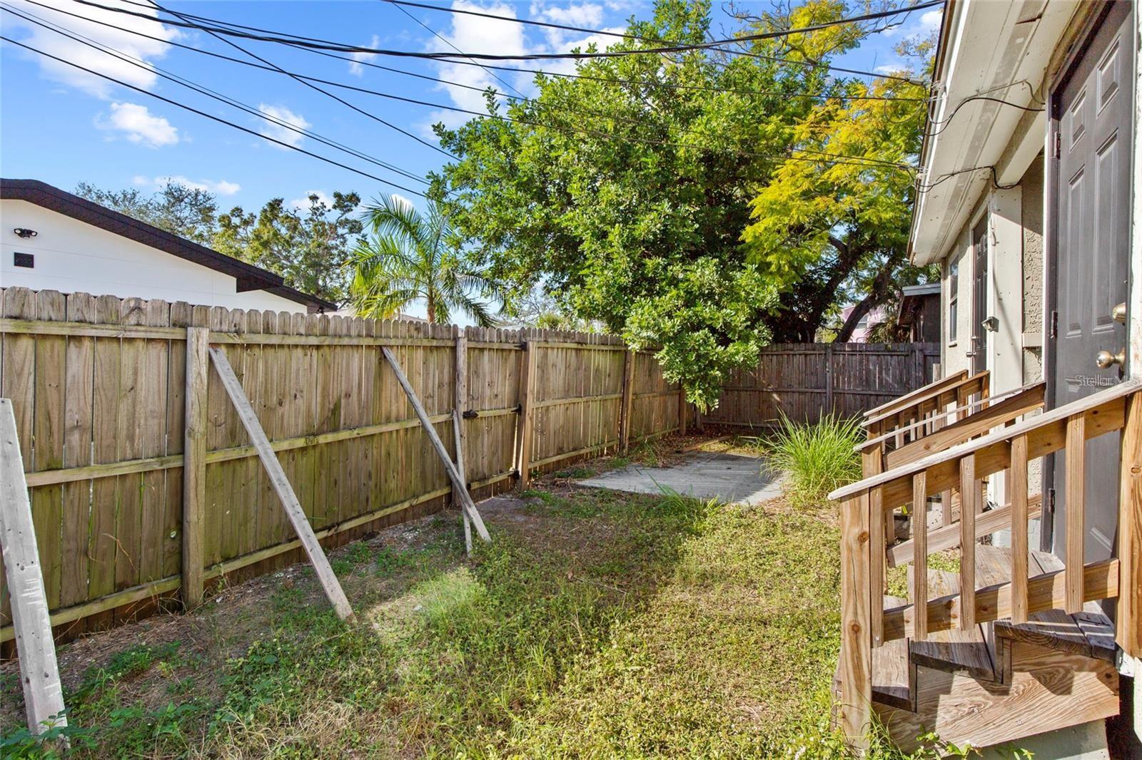 Image 23 of 29 For 2834 & 2836 Freemont Terrace S