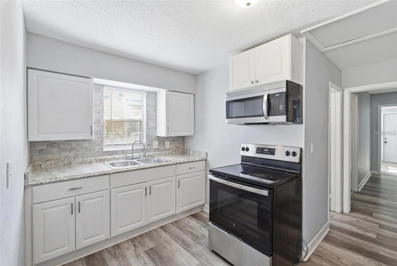 Image 5 of 29 For 2834 & 2836 Freemont Terrace S