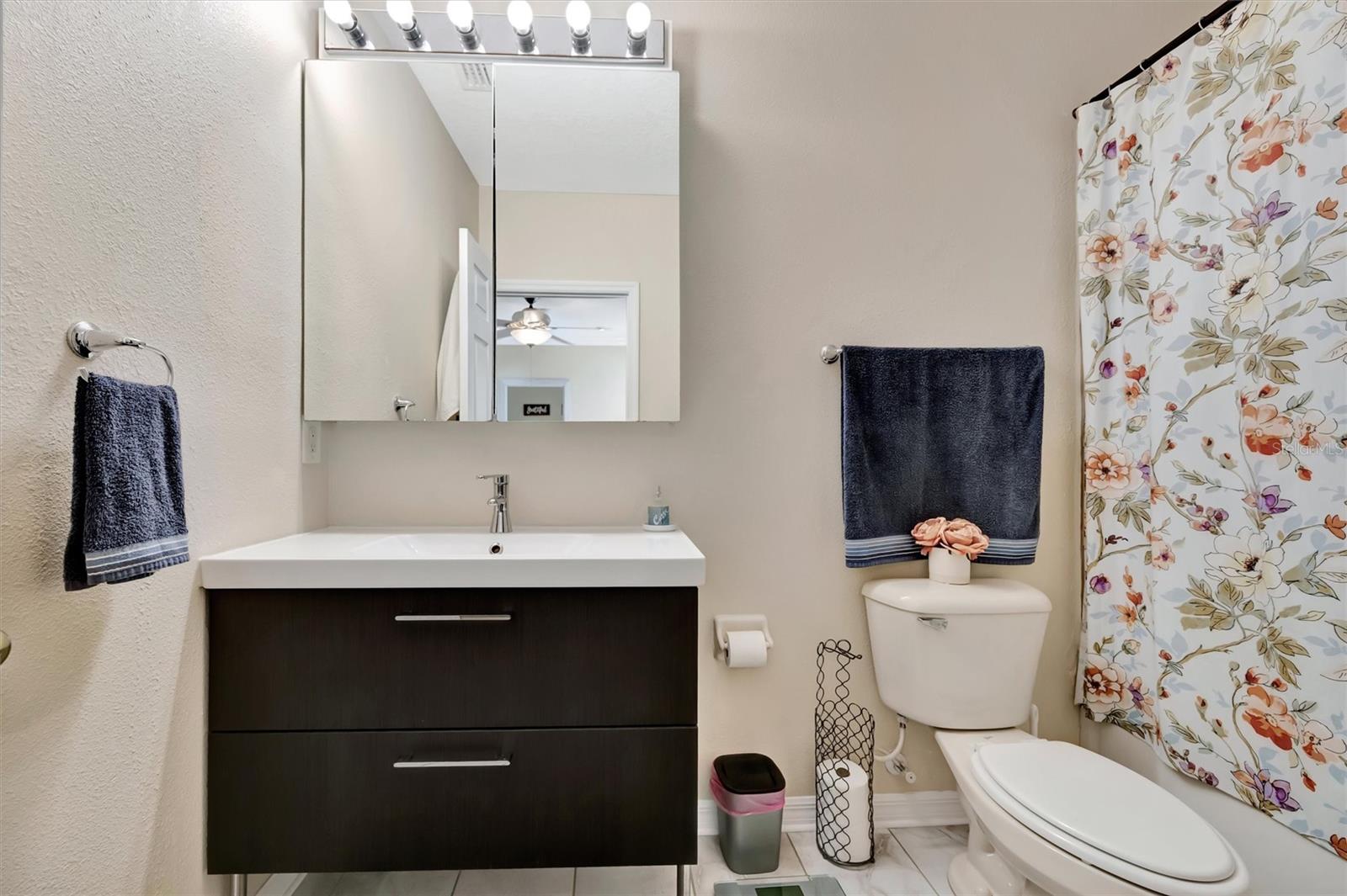 Image 16 of 27 For 2211 28th Avenue E