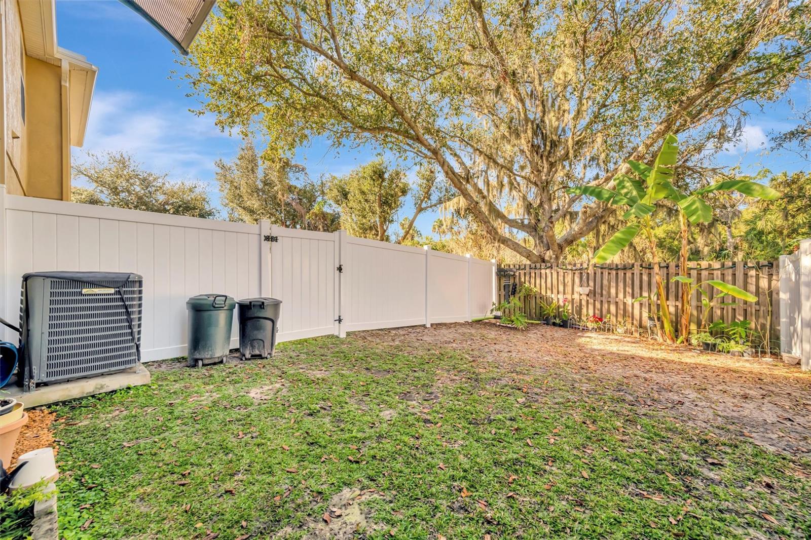 Image 22 of 27 For 2211 28th Avenue E