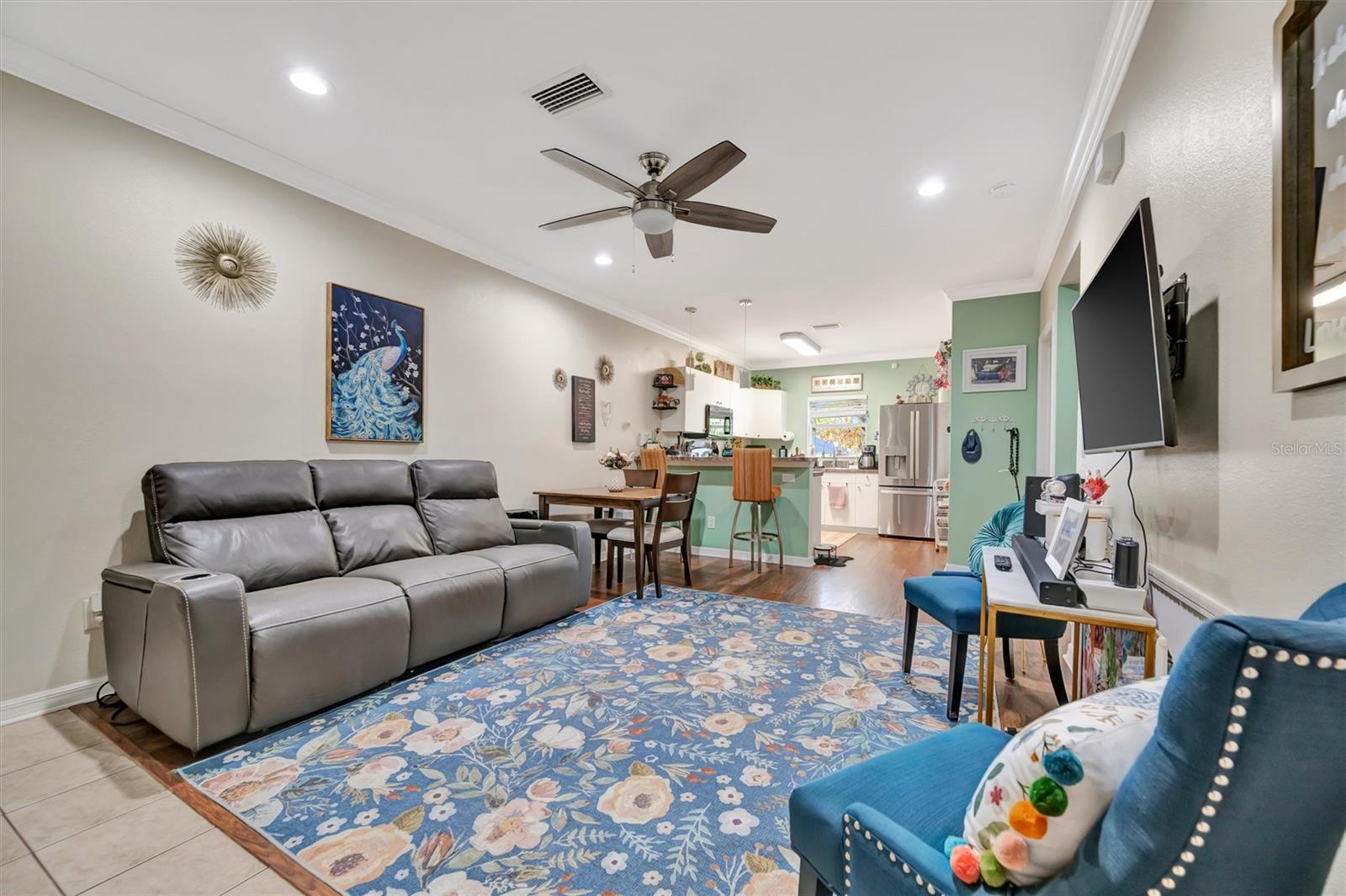 Image 4 of 27 For 2211 28th Avenue E