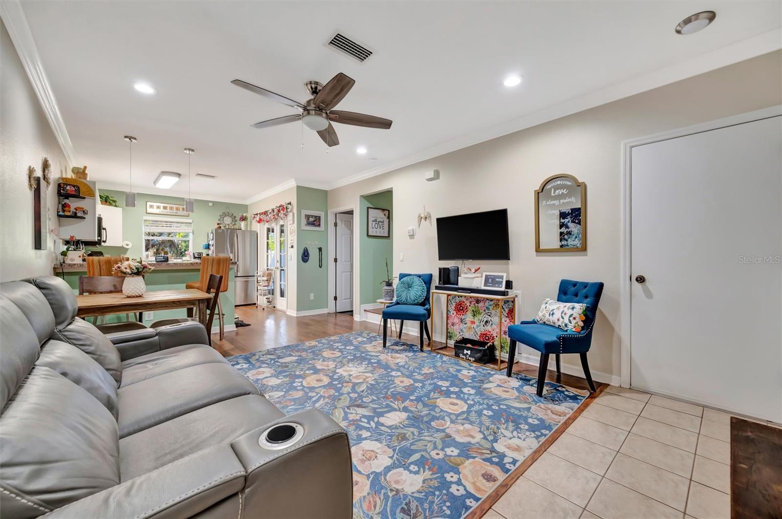 Image 6 of 27 For 2211 28th Avenue E