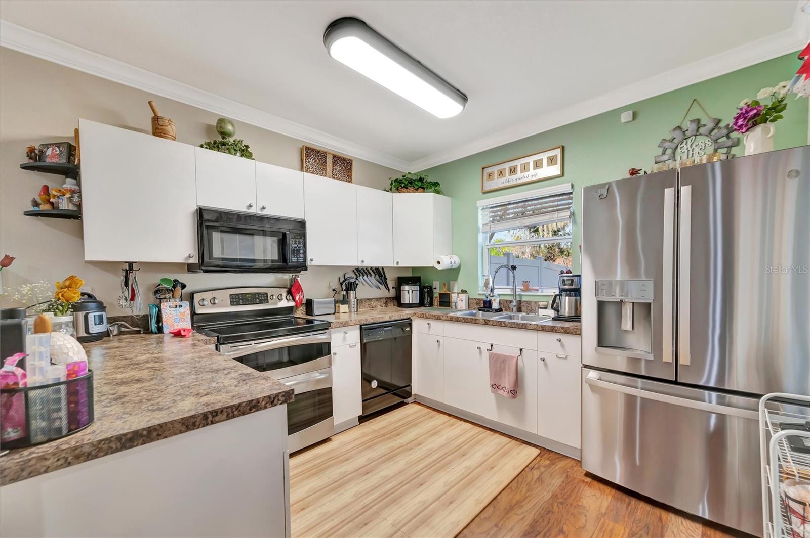 Image 8 of 27 For 2211 28th Avenue E