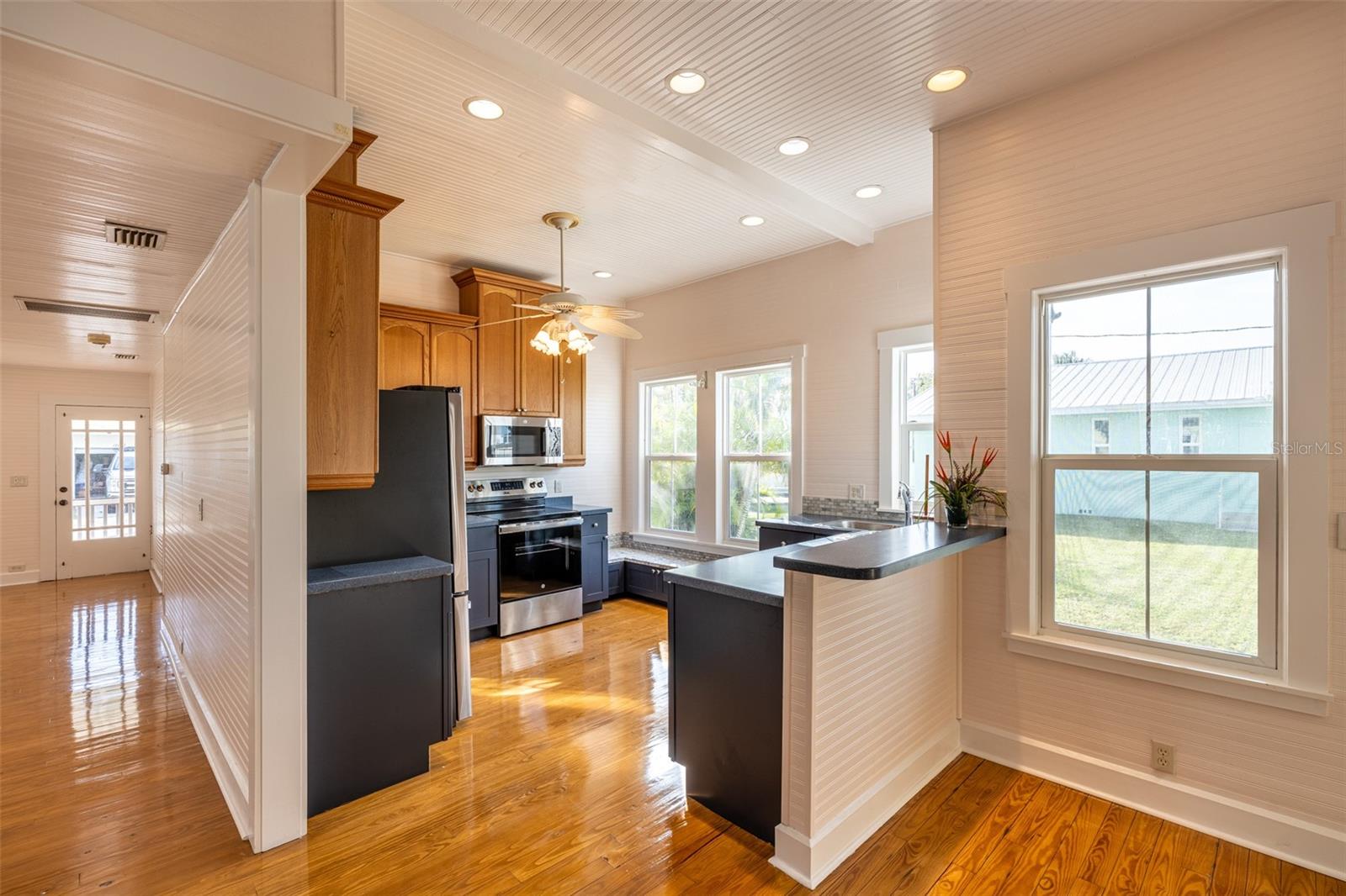 Image 14 of 35 For 12007 45th Avenue W