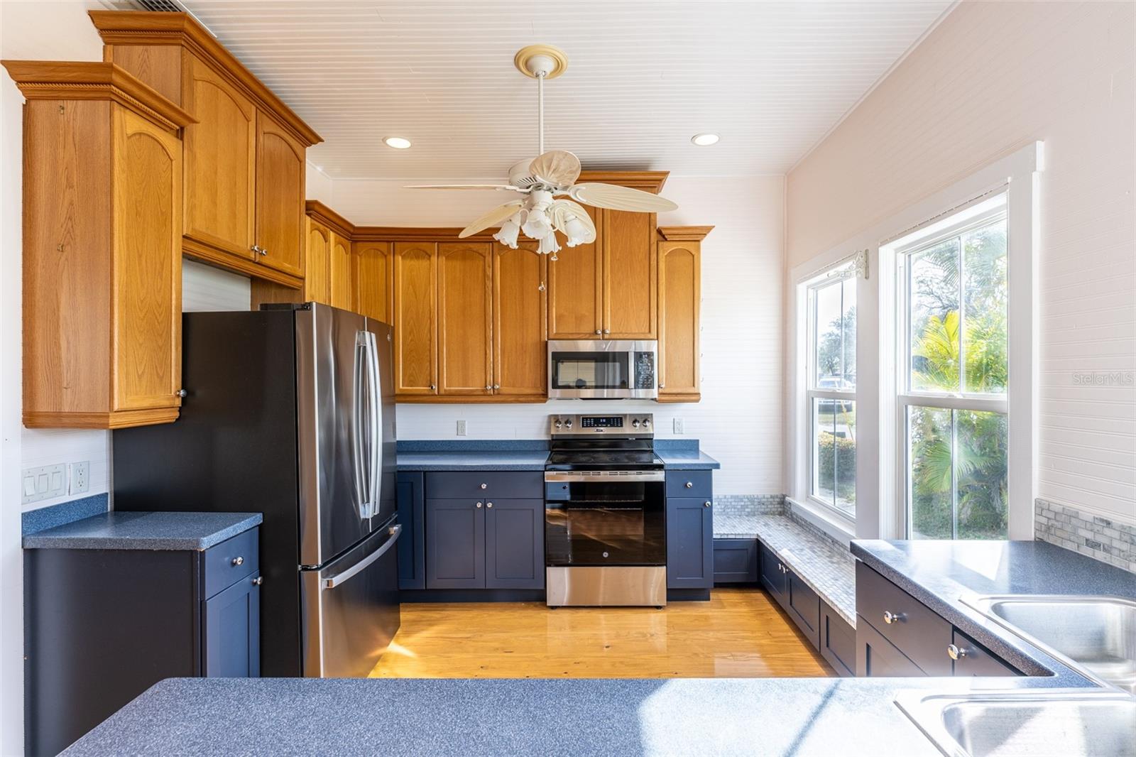 Image 17 of 35 For 12007 45th Avenue W