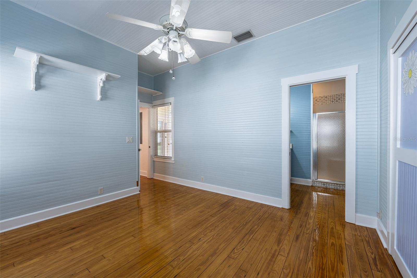 Image 20 of 35 For 12007 45th Avenue W