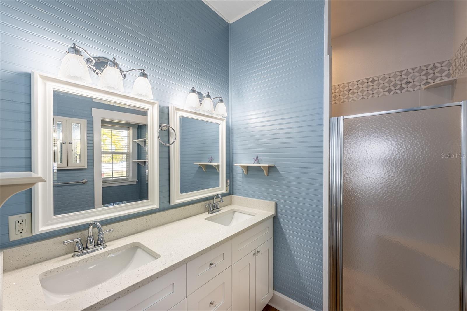 Image 22 of 35 For 12007 45th Avenue W