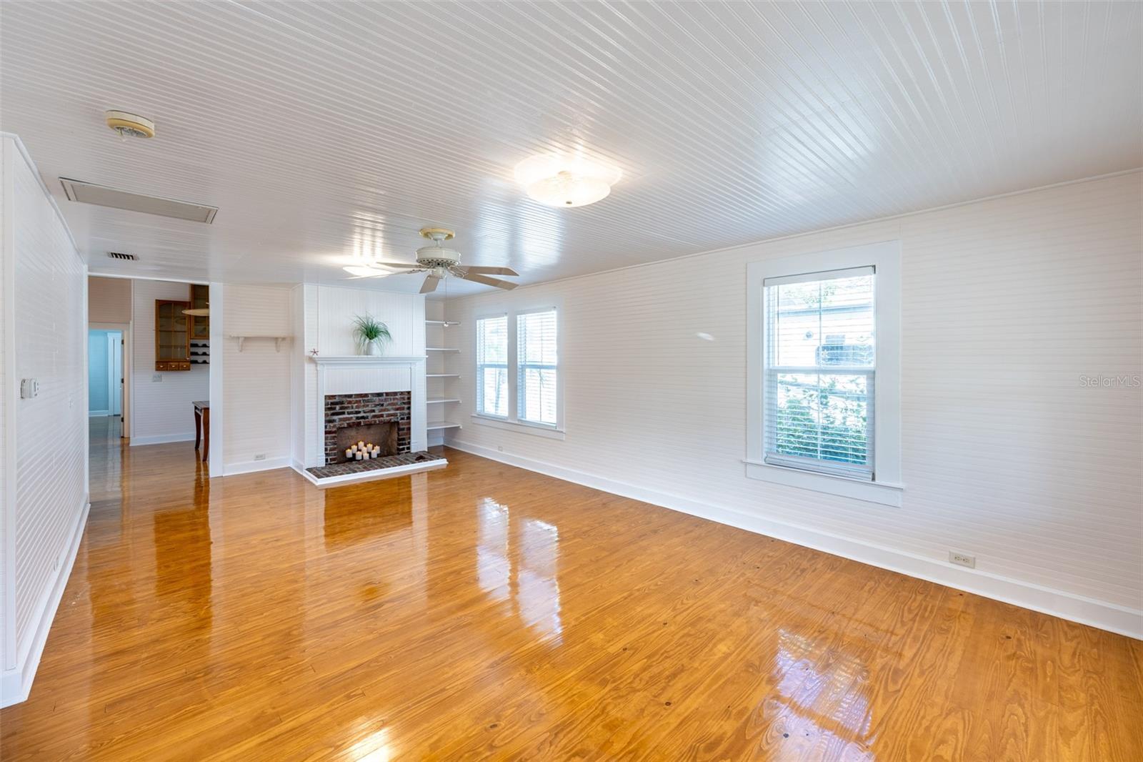 Image 8 of 35 For 12007 45th Avenue W