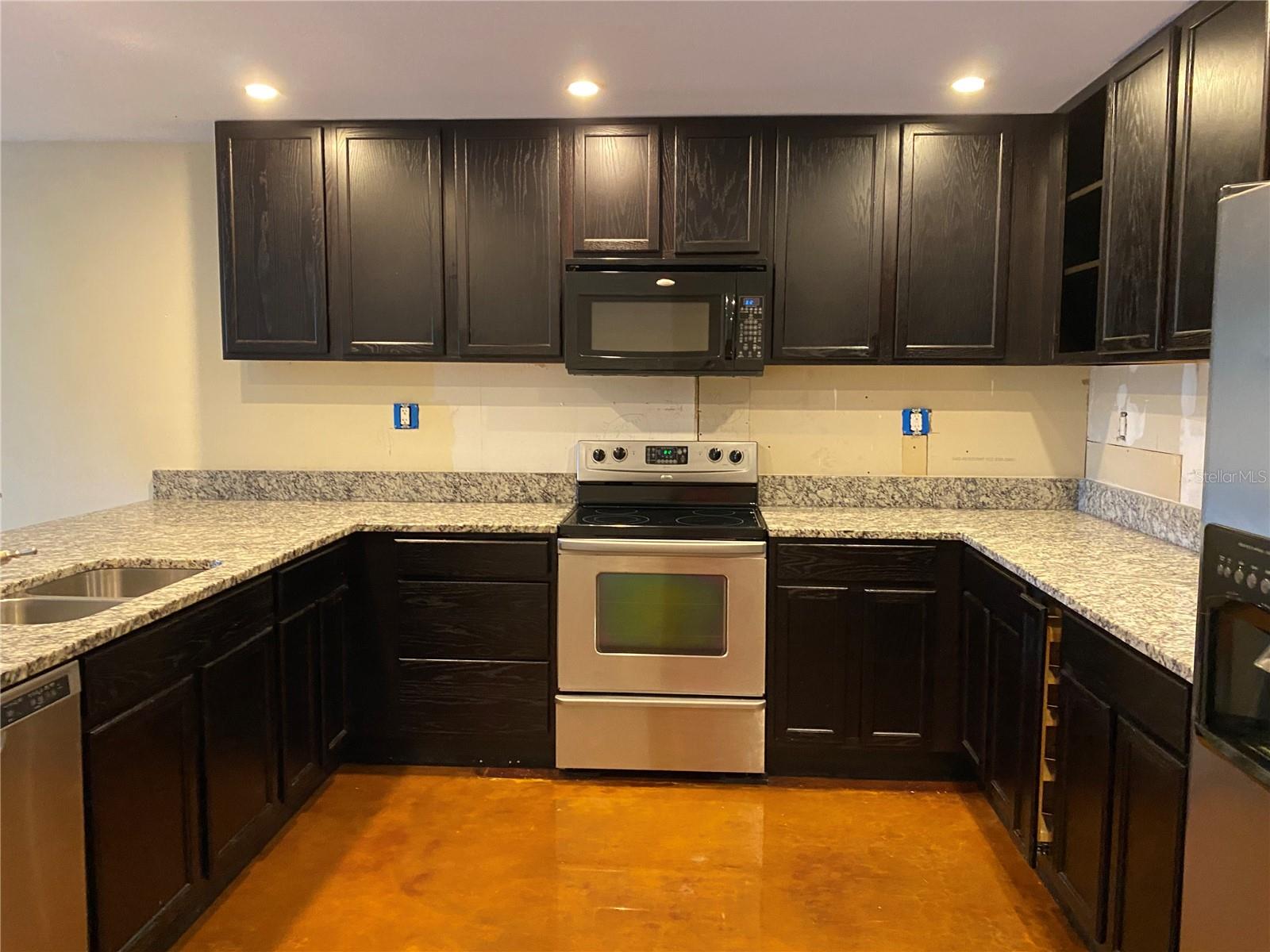 Image 10 of 21 For 2133 Bougainvillea Street