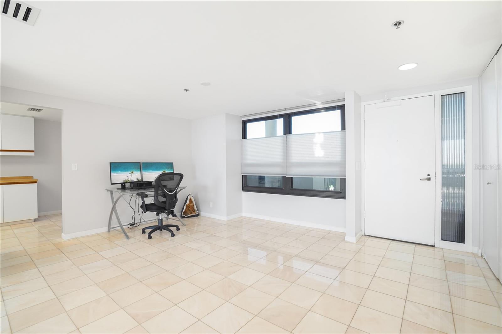 Image 11 of 42 For 1255 Gulfstream Avenue 1407