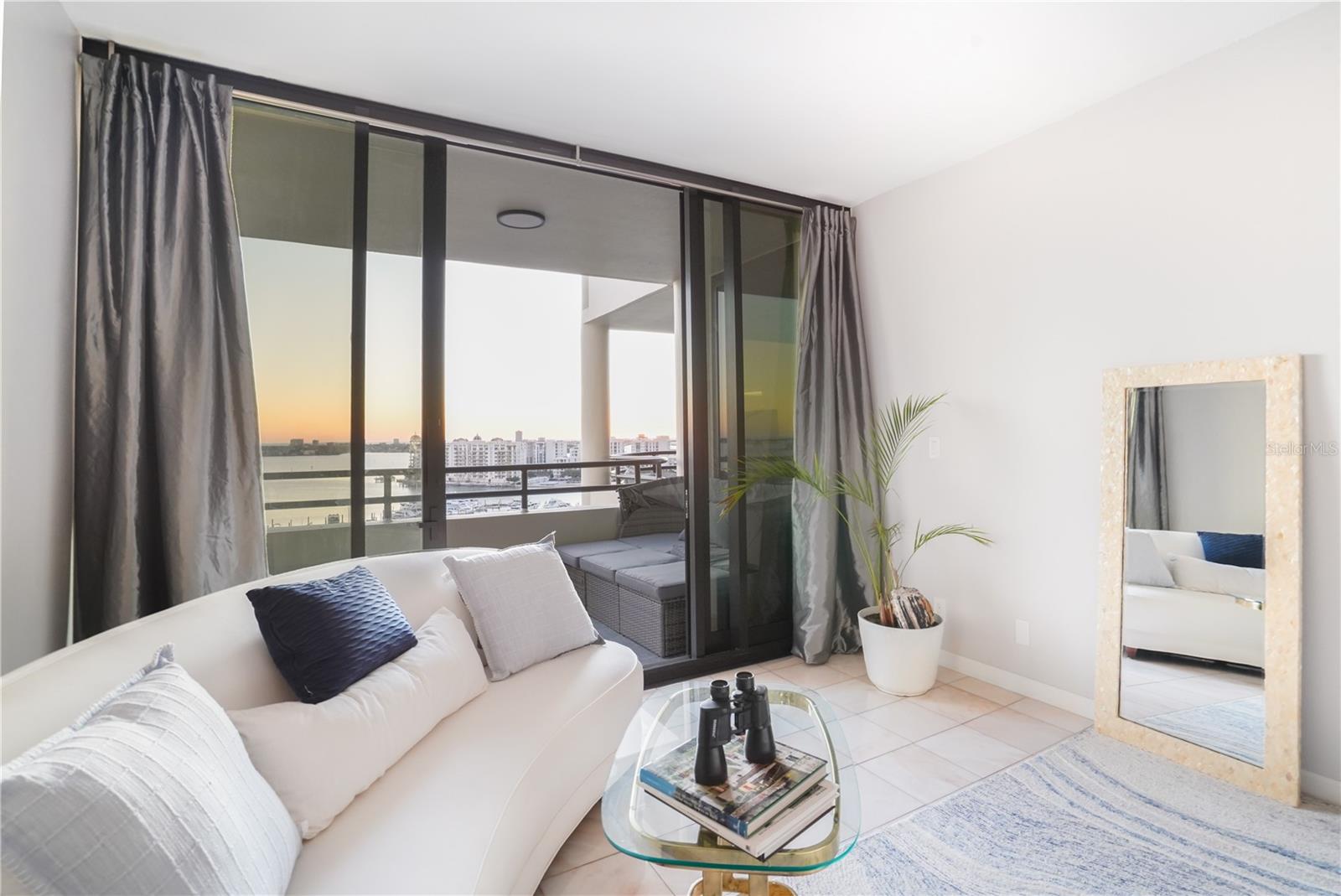 Image 19 of 42 For 1255 Gulfstream Avenue 1407