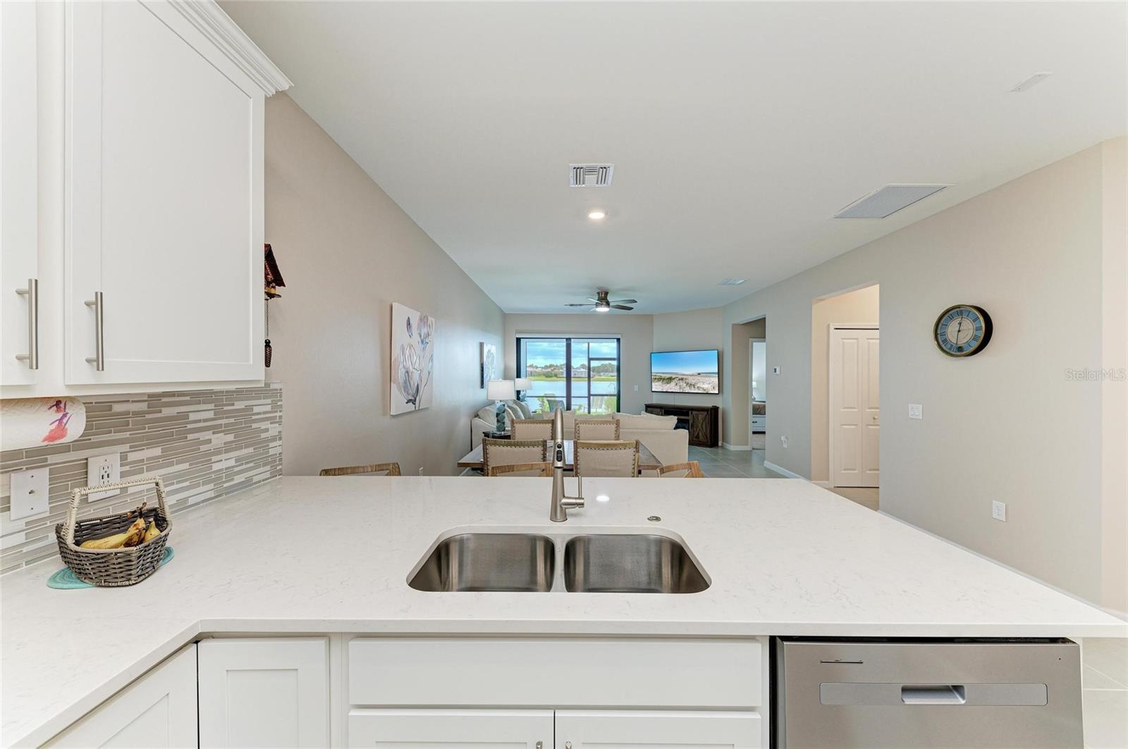 Image 27 of 97 For 14672 Misty Pond Loop