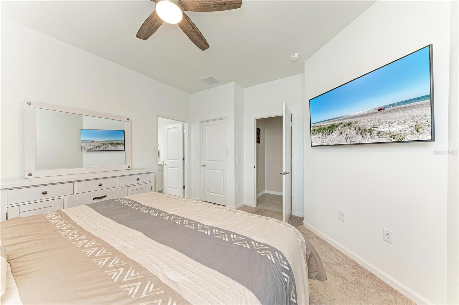 Image 33 of 97 For 14672 Misty Pond Loop