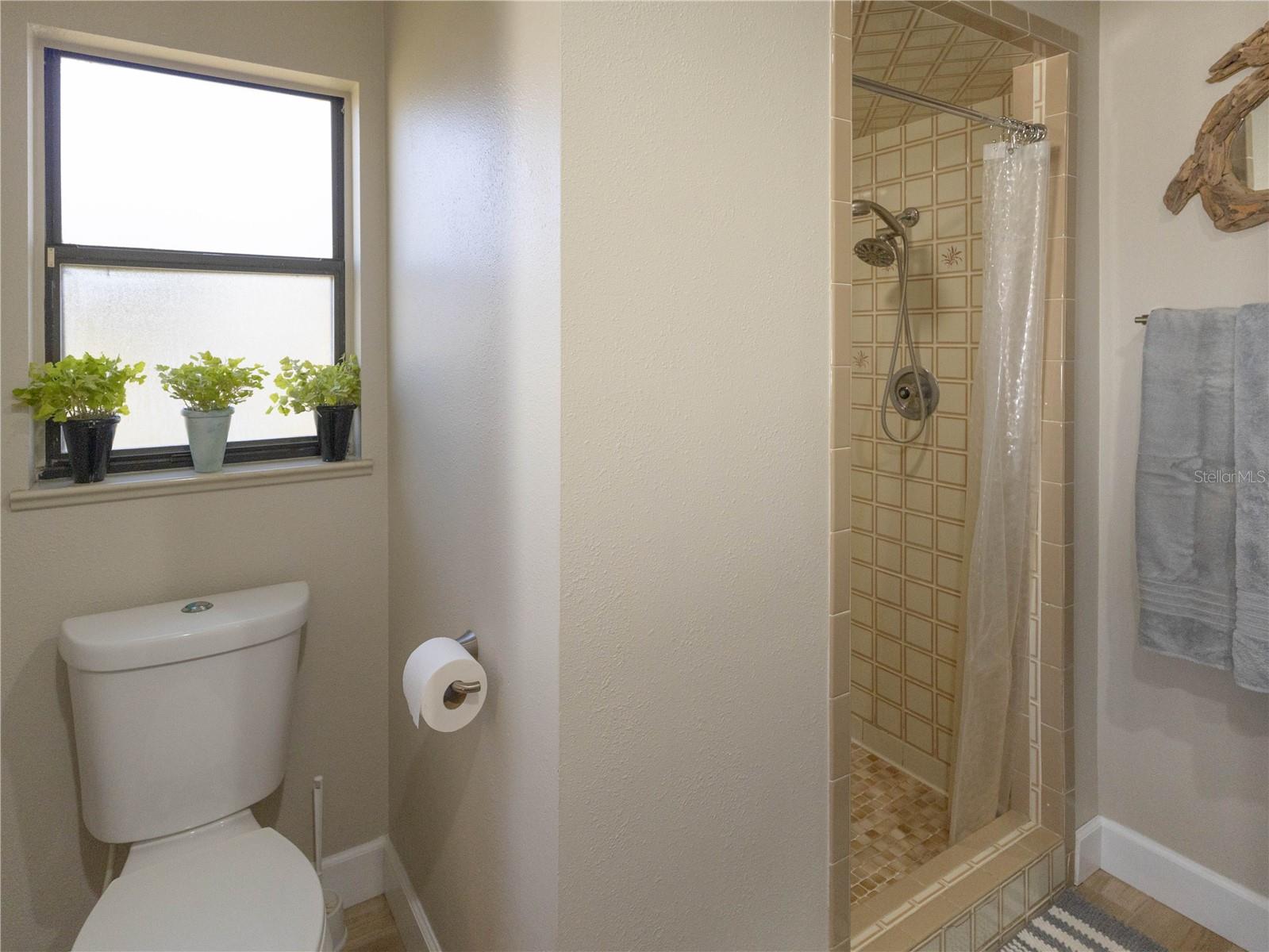 Image 14 of 30 For 22204 27th Avenue E