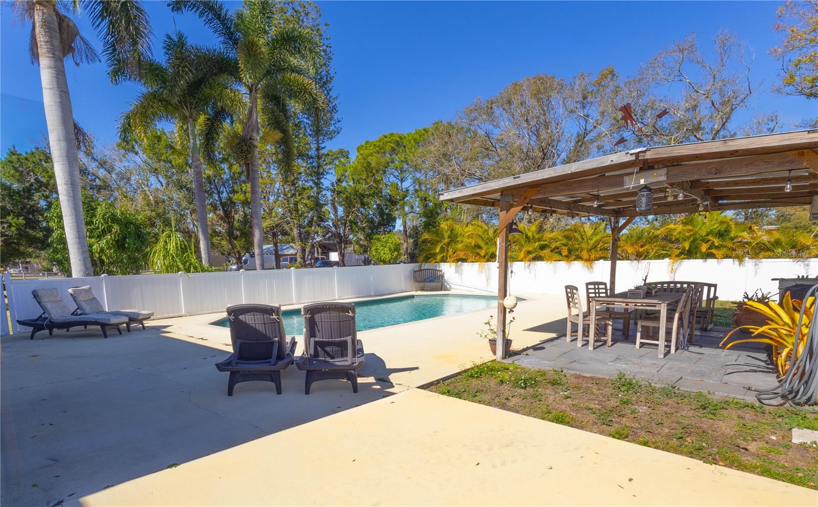 Image 25 of 30 For 22204 27th Avenue E