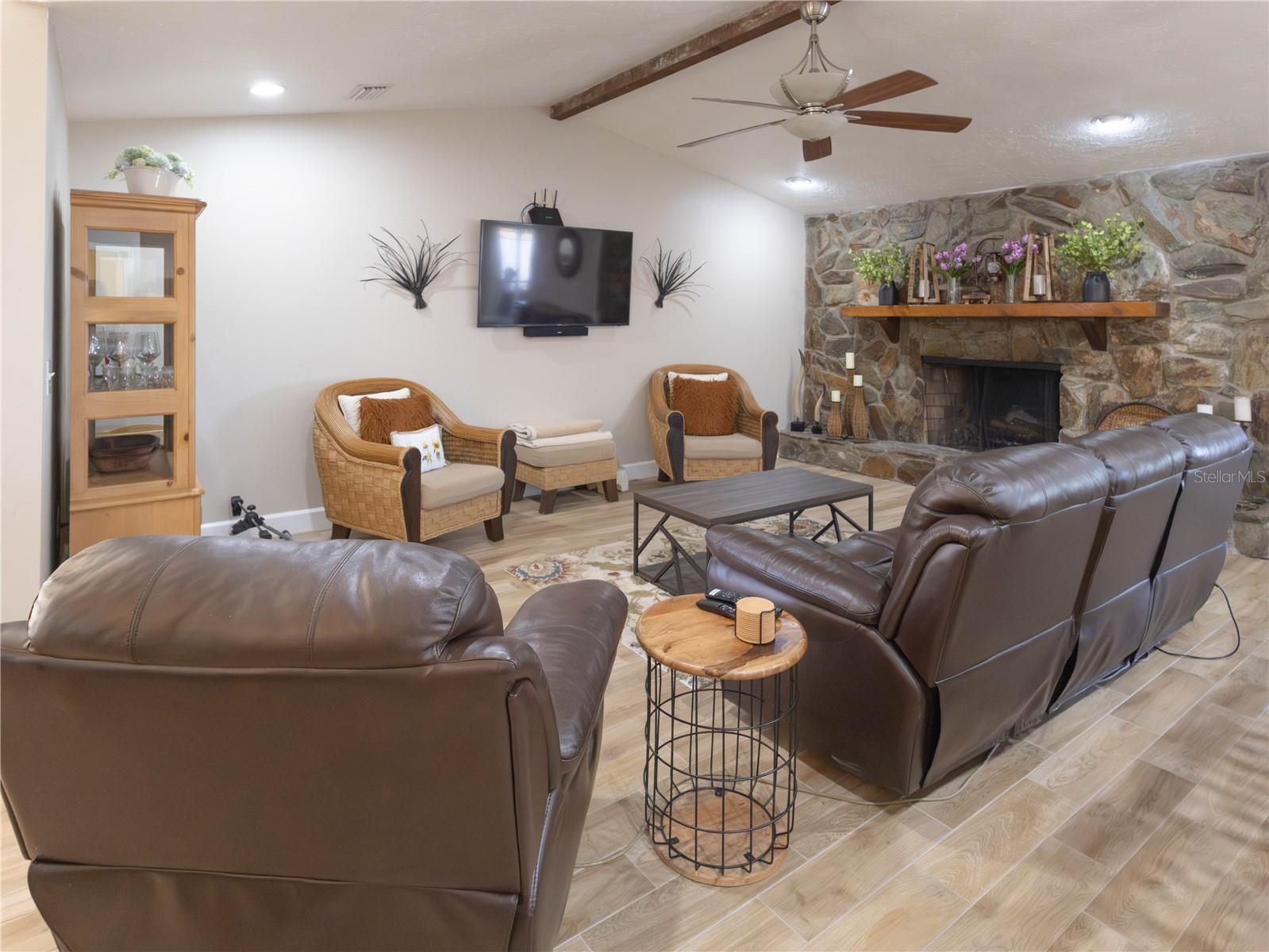 Image 3 of 30 For 22204 27th Avenue E