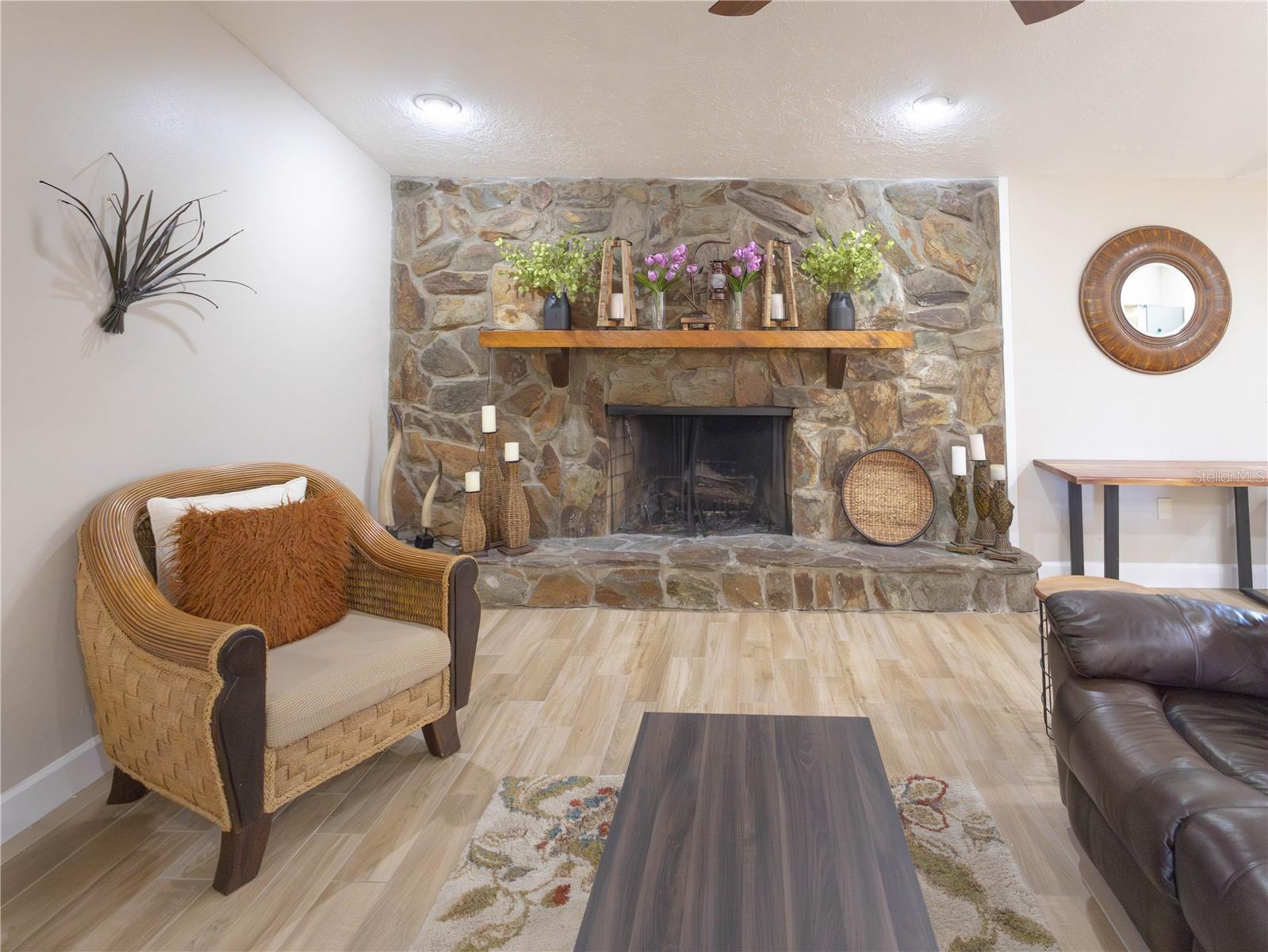 Image 4 of 30 For 22204 27th Avenue E